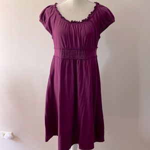 Old Navy Maternity women’s burgundy ruffle round neckline s/s dress size S